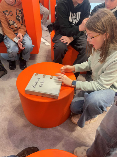 Prima řeší knižní šifru