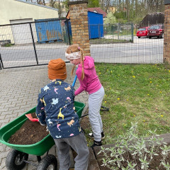 III. třída   Volám Tě sluníčko, vyjdi aspoň maličko