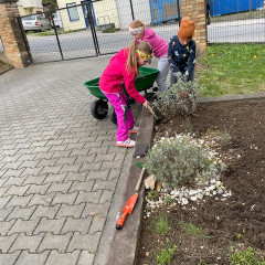 III. třída   Volám Tě sluníčko, vyjdi aspoň maličko