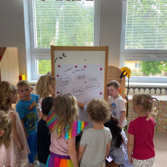 II. třída - červená - Co přinášíš podzime, to se brzy dozvíme!