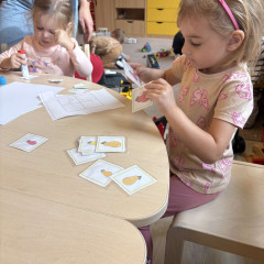 II. třída - červená - Co přinášíš podzime, to se brzy dozvíme!