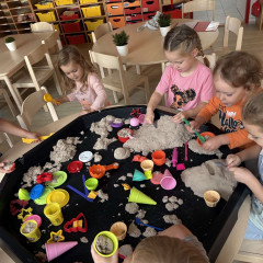 II. třída - červená - Co přinášíš podzime, to se brzy dozvíme!