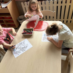 II. třída - červená - Co přinášíš podzime, to se brzy dozvíme!