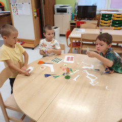 Co přinášíš podzime, to se brzy dozvíme 25/26 Kytičky