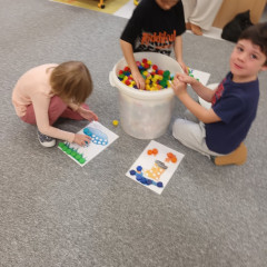 Co přinášíš podzime, to se brzy dozvíme 25/26 Kytičky