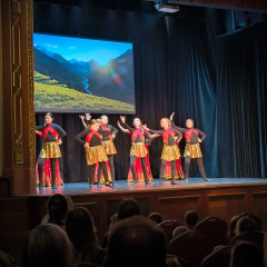 KD Beseda - divadlo Lotrando a Zubejda - Sluníčka a Kytičky