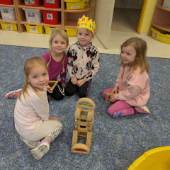 Sluníčka -  Bílá paní zima jede na saních /26