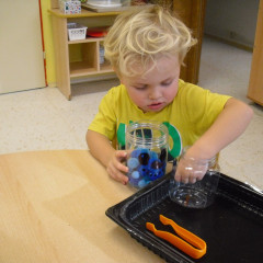 Berušky -  Bílá paní zima jede na saních /26