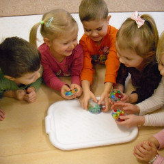 Berušky -  Bílá paní zima jede na saních /26