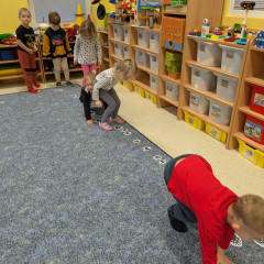 Sluníčka -  Bílá paní zima jede na saních /26