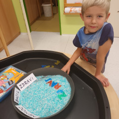 Kytičky -  Bílá paní zima jede na saních /26