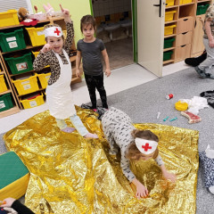 Kytičky -  Bílá paní zima jede na saních /26