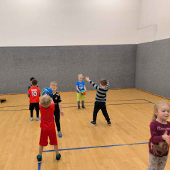 Sluníčka -  Bílá paní zima jede na saních /26