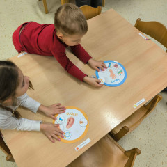 Sluníčka -  Bílá paní zima jede na saních /26