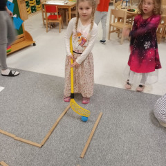 Kytičky -  Bílá paní zima jede na saních /26