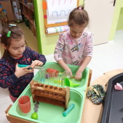 Kytičky -  Bílá paní zima jede na saních /26