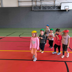 Sluníčka -  Bílá paní zima jede na saních /26