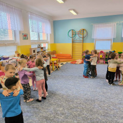 Sluníčka -  Bílá paní zima jede na saních /26