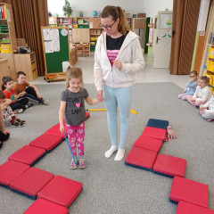 Kytičky -  Bílá paní zima jede na saních /26