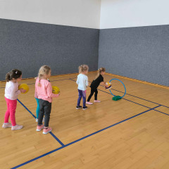 Sluníčka -  Bílá paní zima jede na saních /26