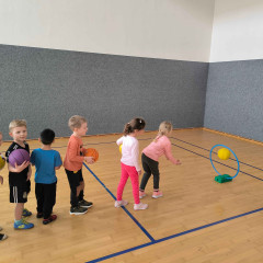 Sluníčka -  Bílá paní zima jede na saních /26