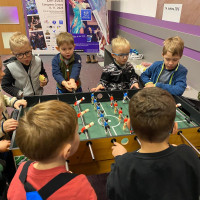 Stříháme, lepíme, mačkáme, modelujeme.  3. Třída