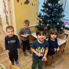 1. třída Zdobení vánočního stromečku