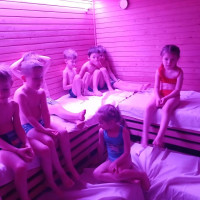 Mraveneček stůně dál