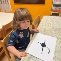 Mraveneček stůně dál