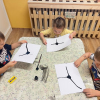 Mraveneček stůně dál