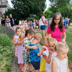 Vystoupení dětí a opékání