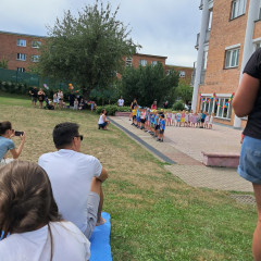 Vystoupení dětí a opékání