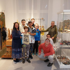 Dřevěné loutky na Alšovce  - výstavy a vycházky s občerstvením