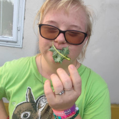 Na školní zahradě