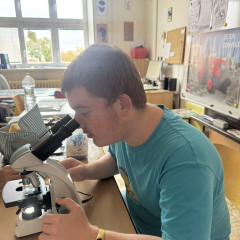 ´´Mikroskopie´´ s paní učitelkou Mgr. Margoldovou