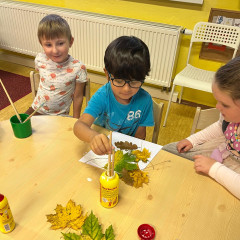 Vysoko až nad oblaka, do větru vám pouštím draka