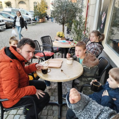 Relax v kavárně na horké čokoládě