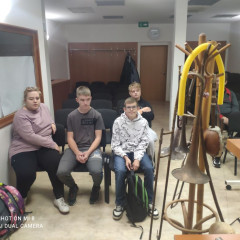 Beseda v knihovně o hudebních nástrojích