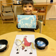 Jede Martin na koníčku, slyšíš cinkat podkovičku...