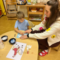 Jede Martin na koníčku, slyšíš cinkat podkovičku...