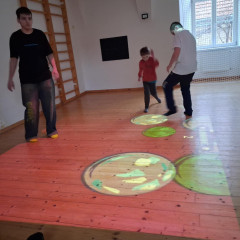 Interaktivní didaktické hrátky v tělocvičně na Jezuitské