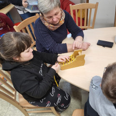 Zavazujeme tkaničky