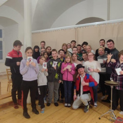 Čabík - kejklíř v tělocvičně naší školy