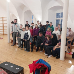 Čabík - kejklíř v tělocvičně naší školy