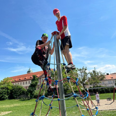 Na hřišti je zábava