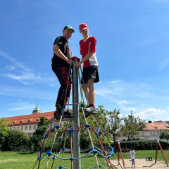 Na hřišti je zábava