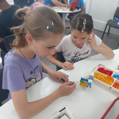 Projektový den -  Smart Bricks Kyberbezpečnost a Vývoj naší planety