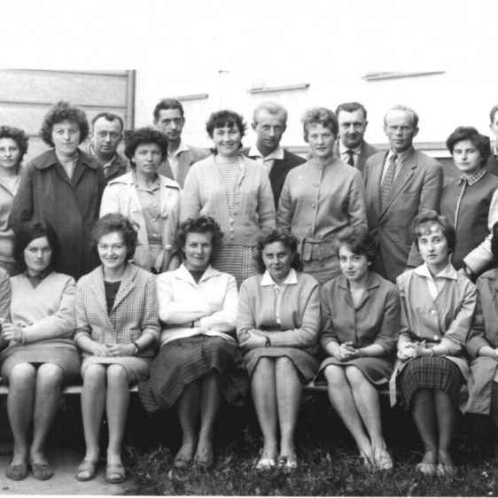 Fotogalerie pedagogického sboru před rokem 1989 | 