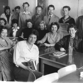 Fotogalerie pedagogického sboru před rokem 1989 | 