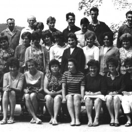 Fotogalerie pedagogického sboru před rokem 1989 | 